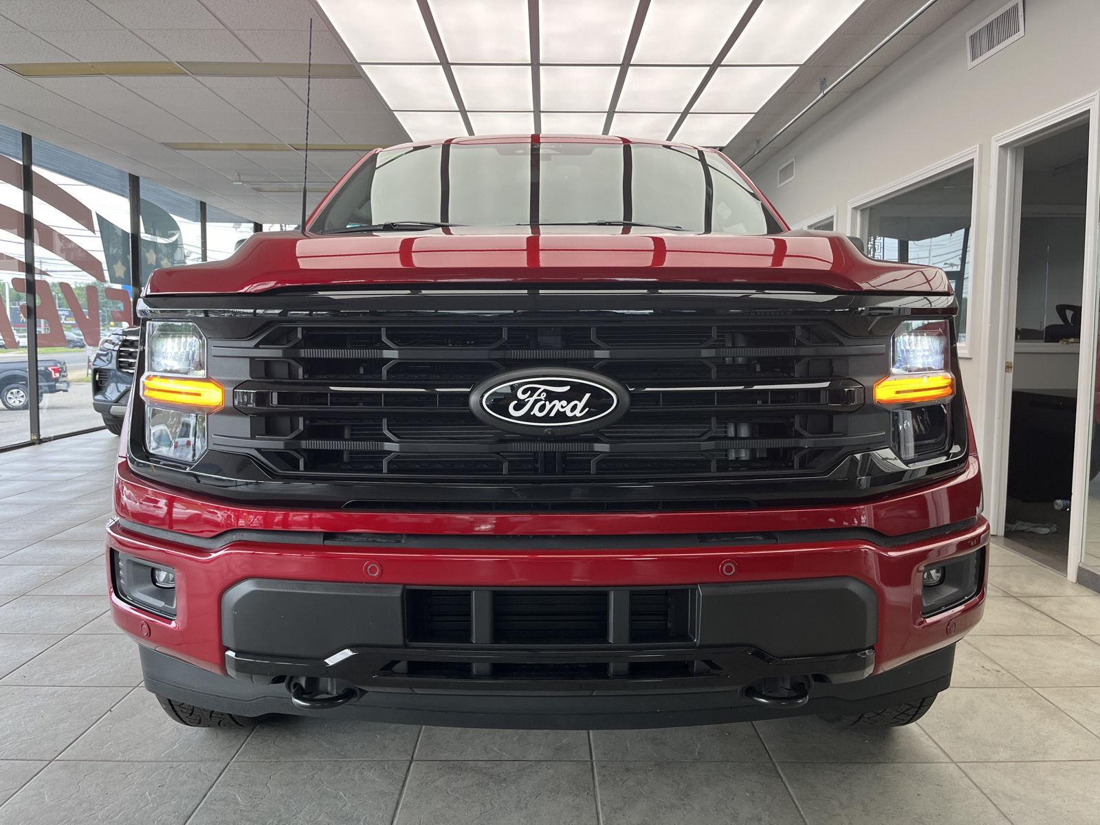 2025 Ford F-150 XLT photo 2