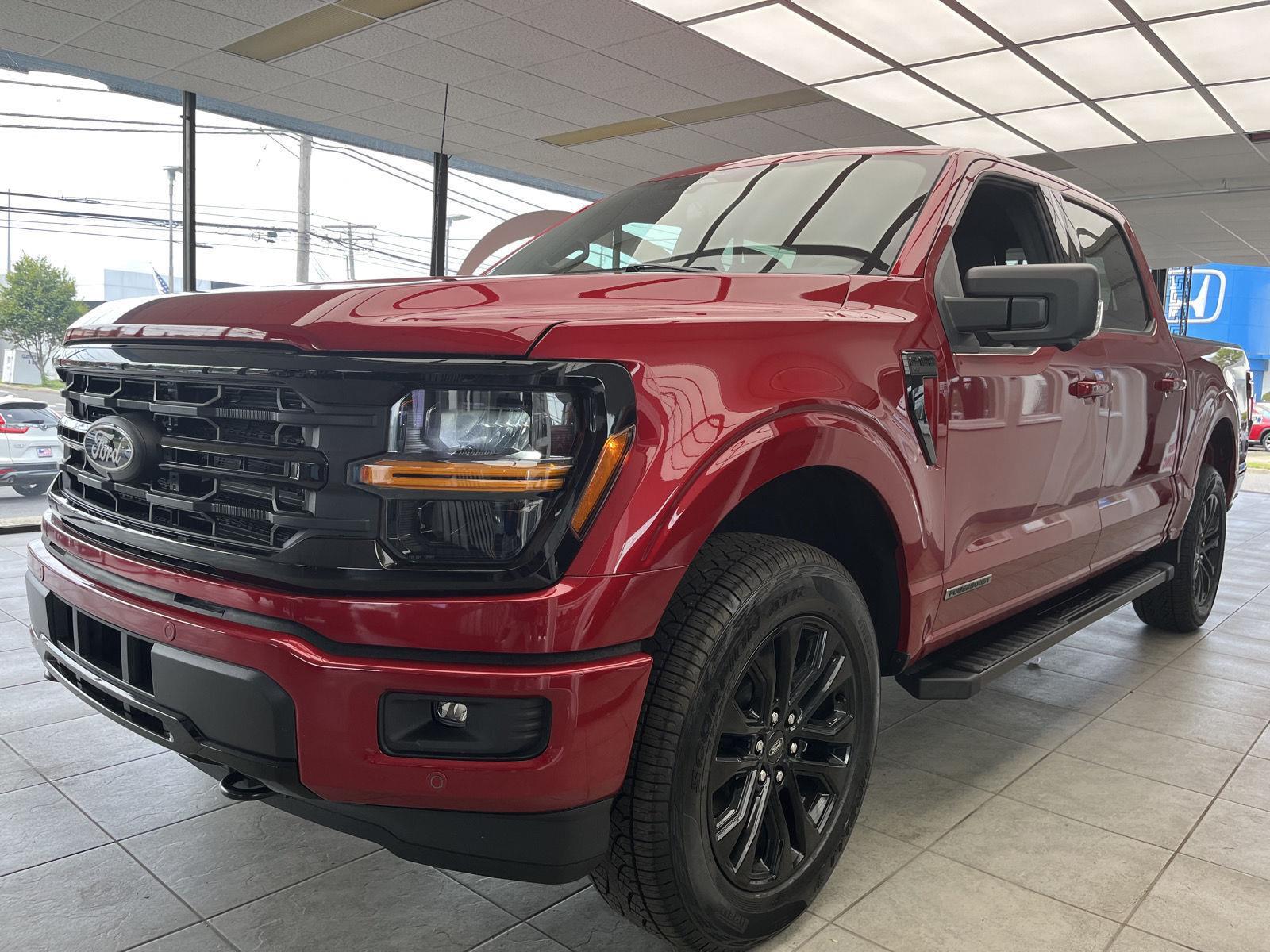 2025 Ford F-150 XLT photo 3
