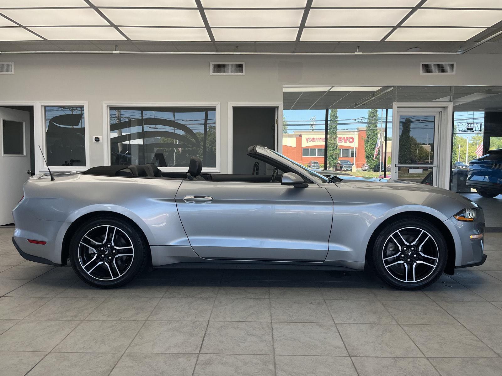 2021 Ford Mustang EcoBoost Premium Convertible photo 4