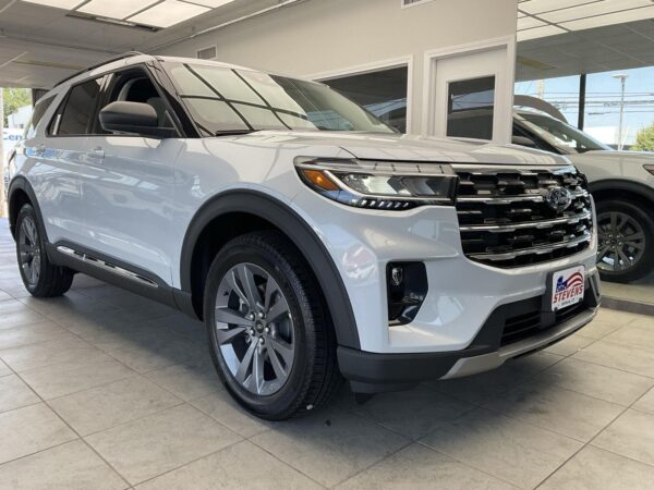 2020 Ford Explorer XLT photo 30