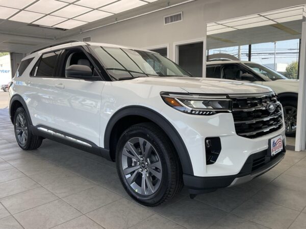 2020 Ford Explorer XLT photo 31