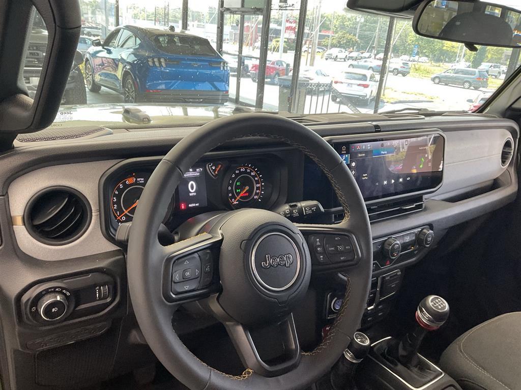 2024 Jeep Wrangler Willys photo 7