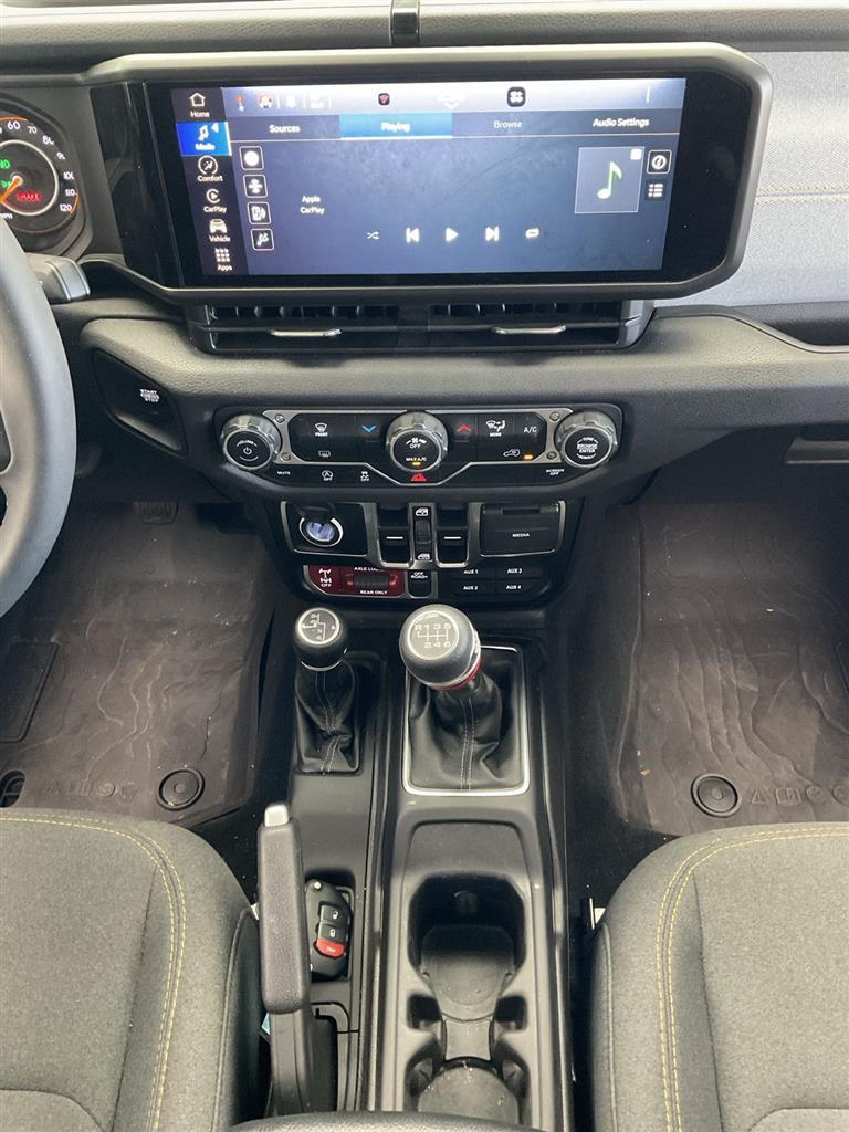 2024 Jeep Wrangler Willys photo 17