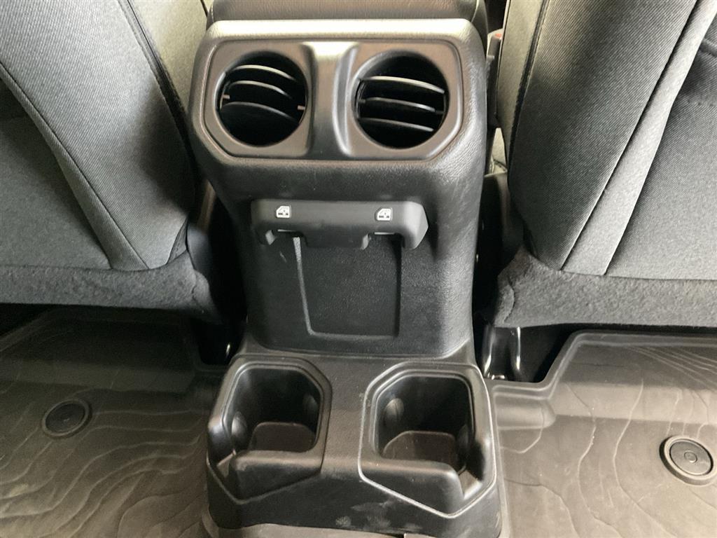 2024 Jeep Wrangler Willys photo 15