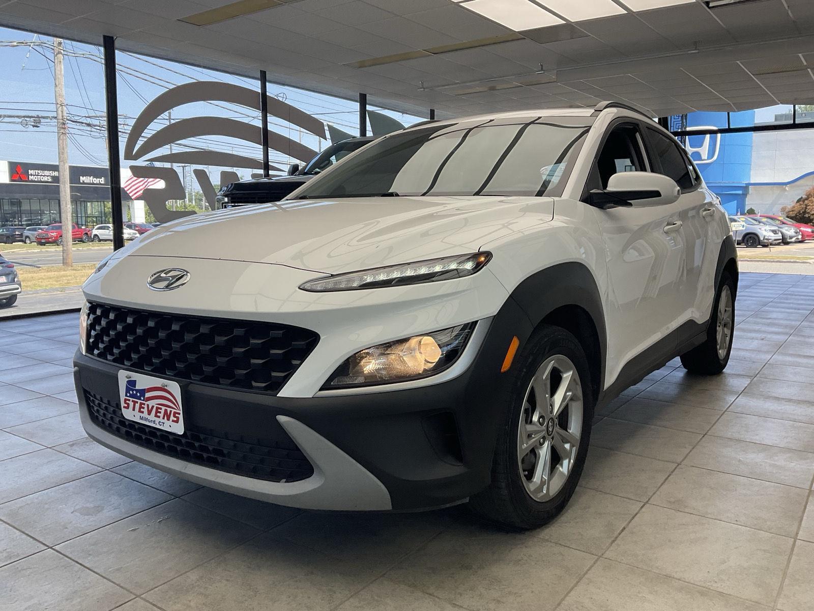 2022 Hyundai Kona SEL photo 3