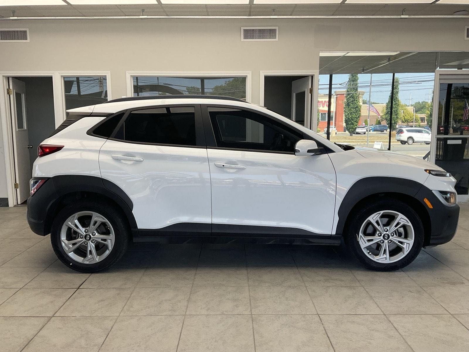 2022 Hyundai Kona SEL photo 4
