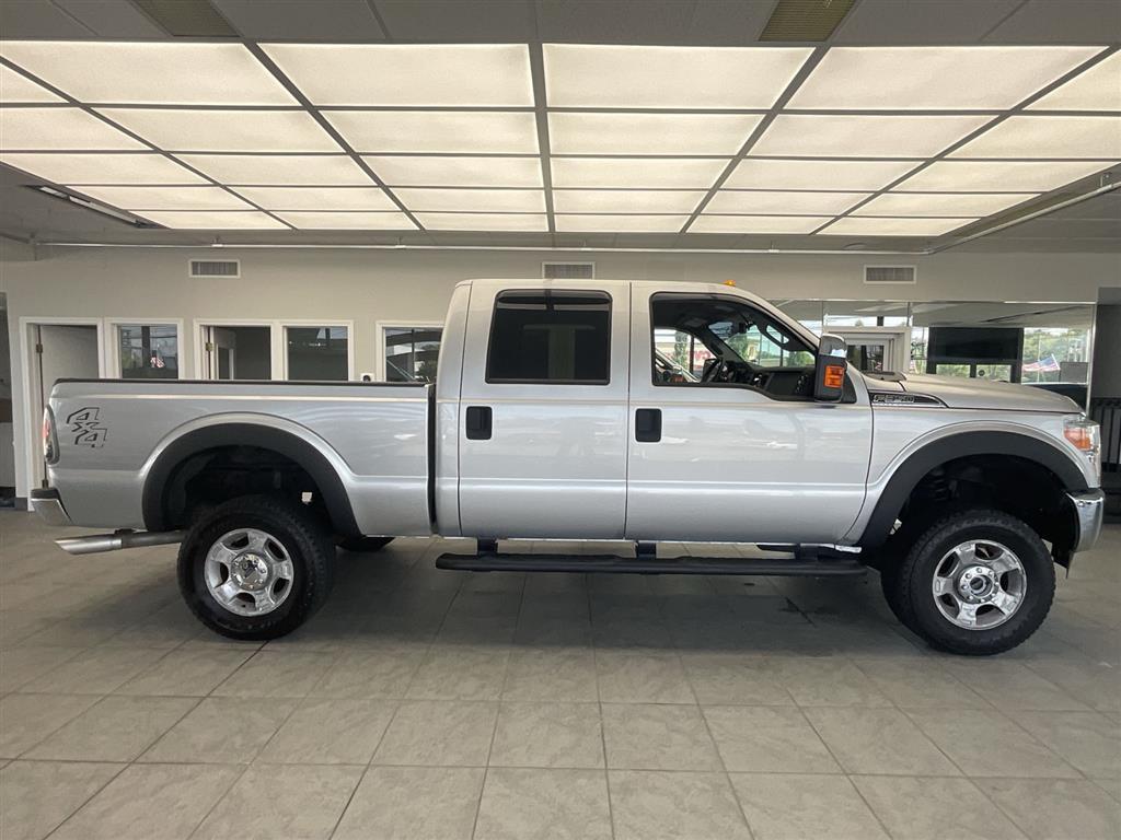 2016 Ford F-350 XLT photo 4