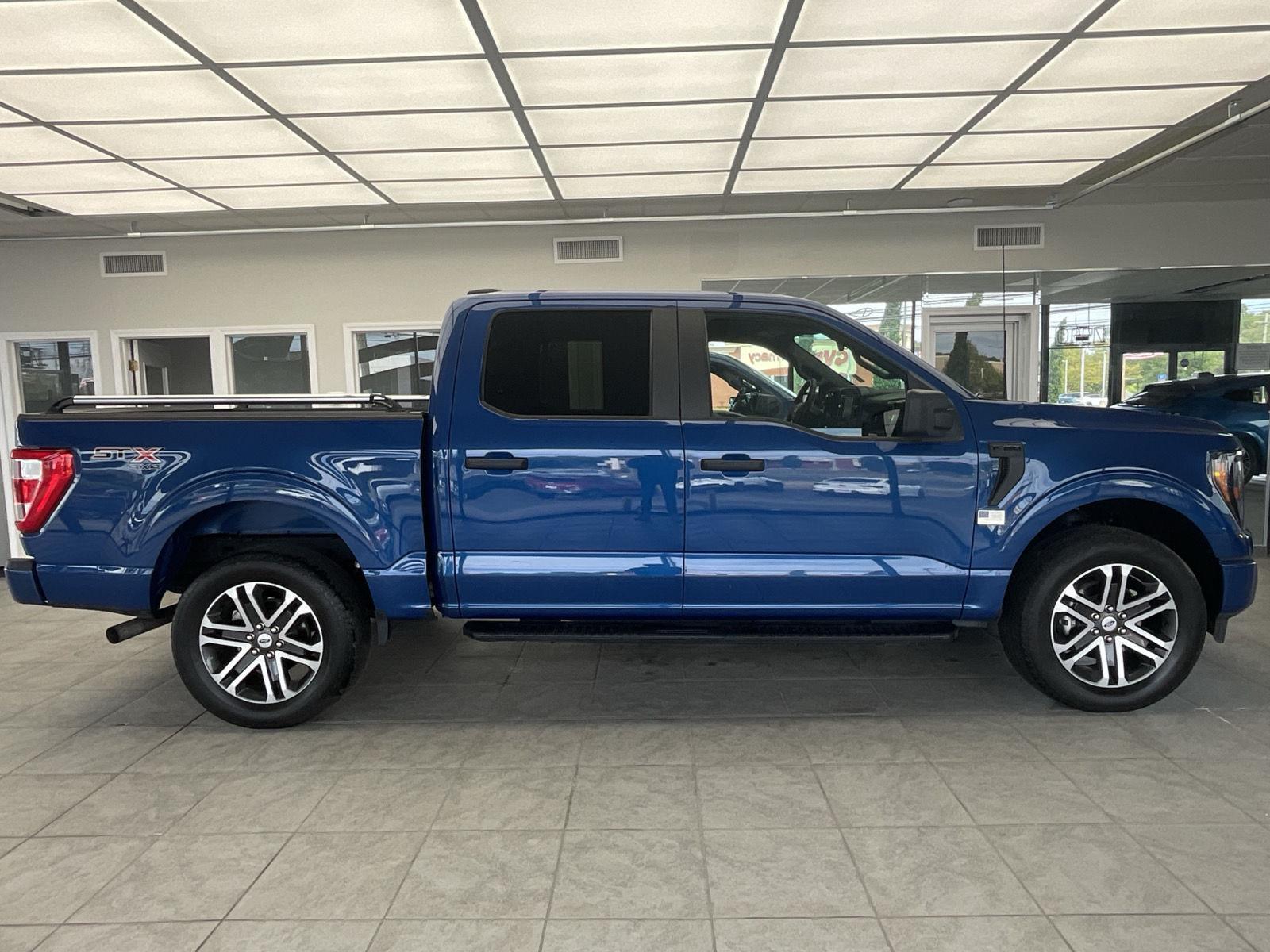 2023 Ford F-150 XLT photo 3