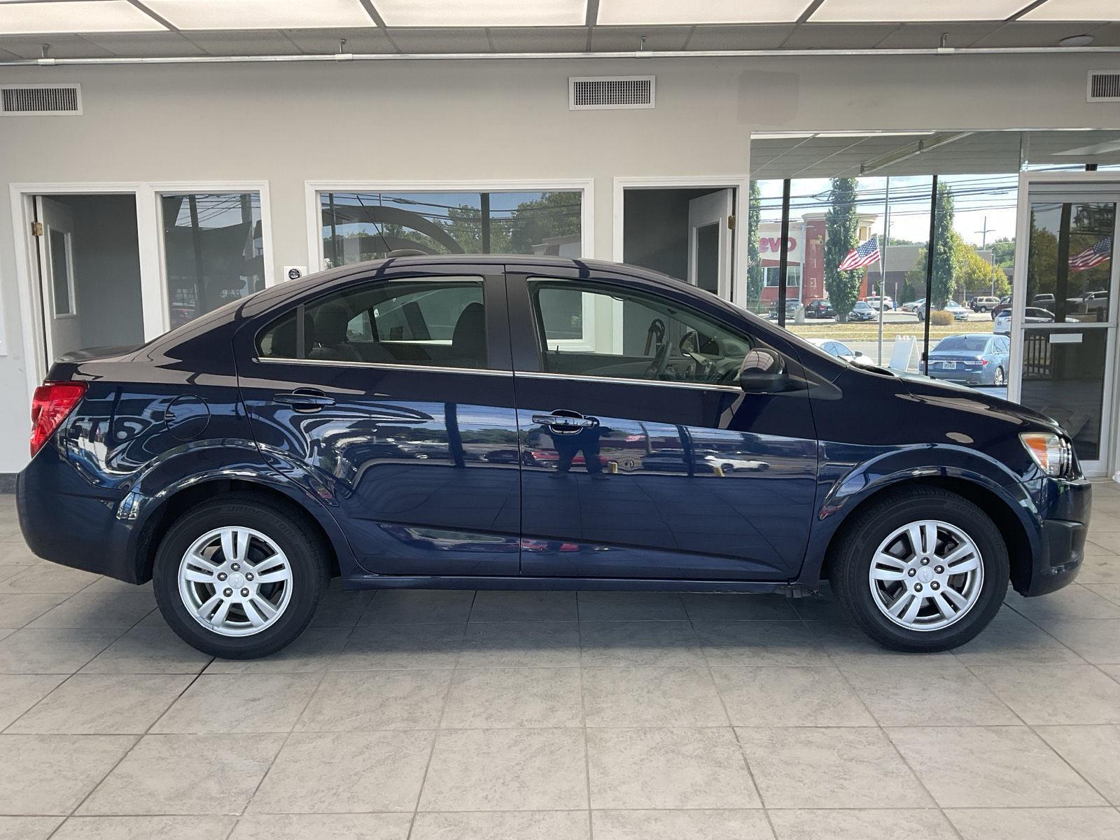 2015 Chevrolet Sonic LT photo 4