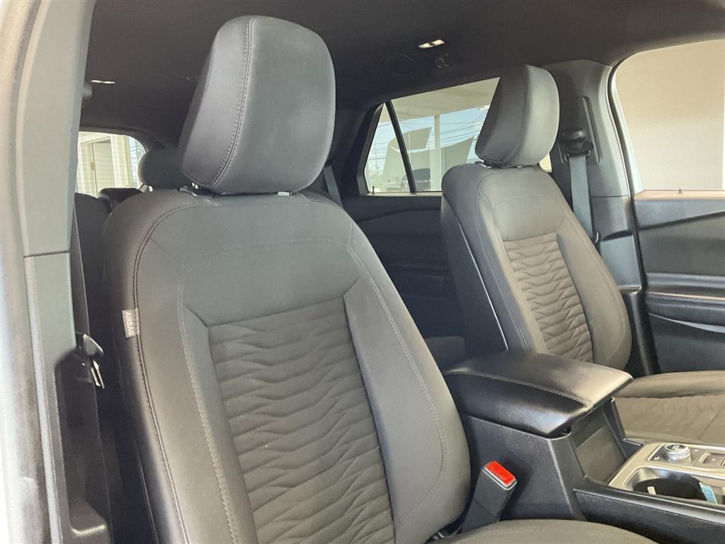2020 Ford Explorer XLT photo 14