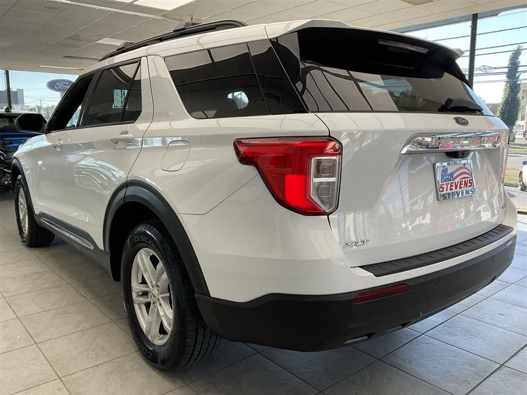 2020 Ford Explorer XLT photo 7