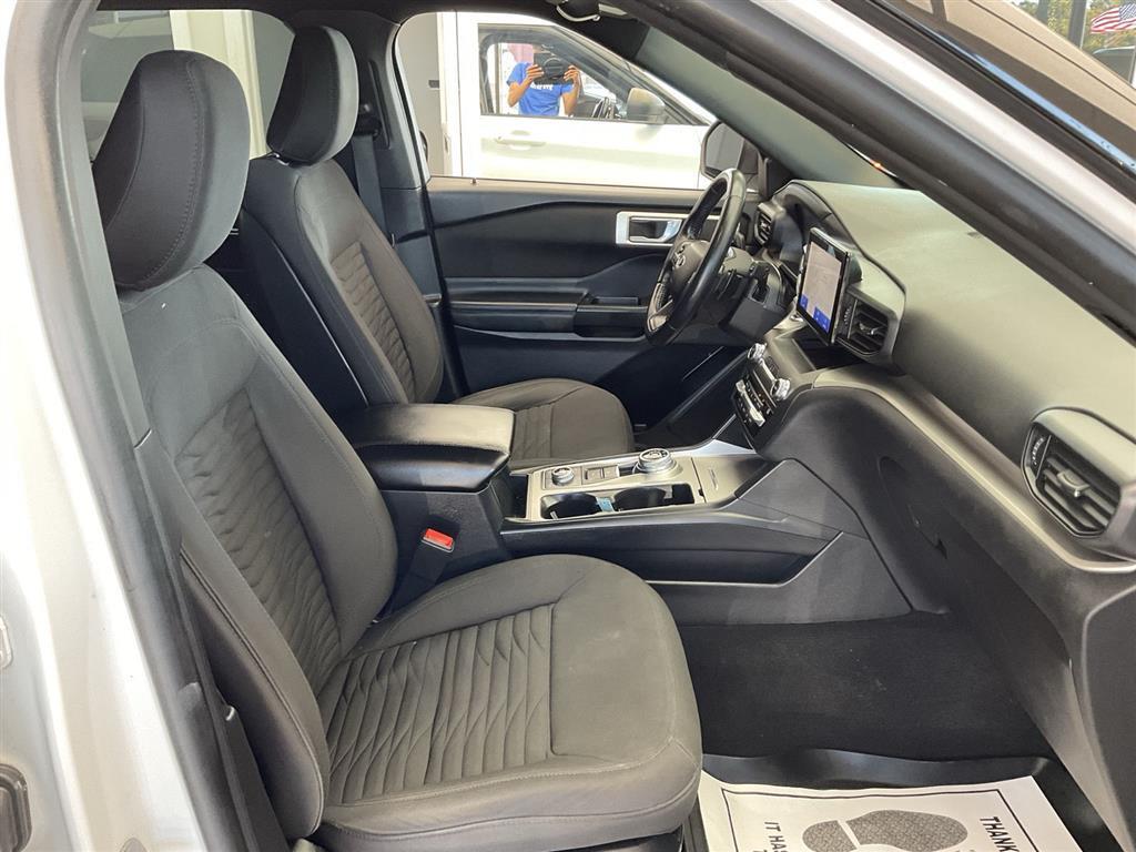 2020 Ford Explorer XLT photo 13