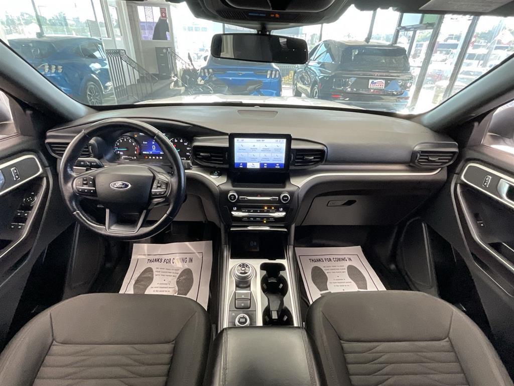 2020 Ford Explorer XLT photo 17