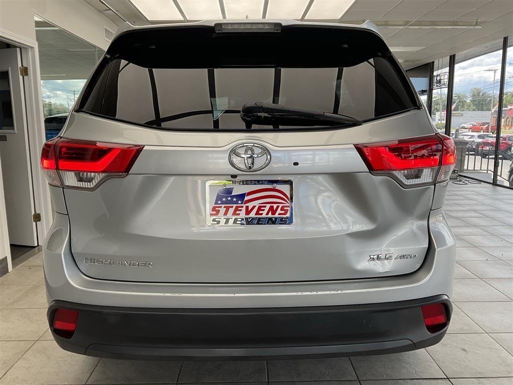 2017 Toyota Highlander XLE photo 3