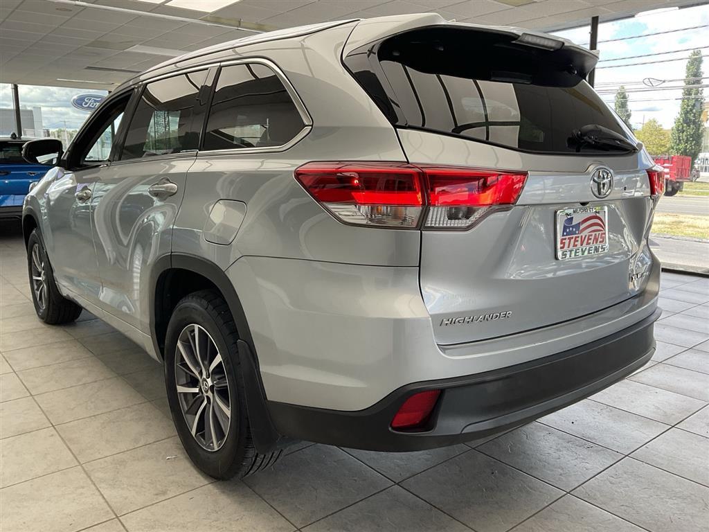 2017 Toyota Highlander XLE photo 4