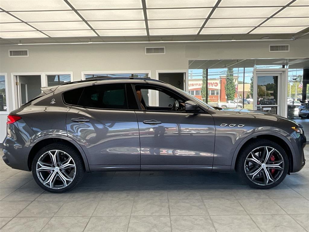2019 Maserati Levante GTS photo 4