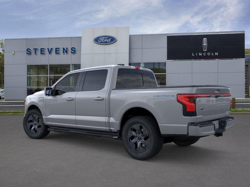 2023 Ford F-150 Lightning Lariat photo 16