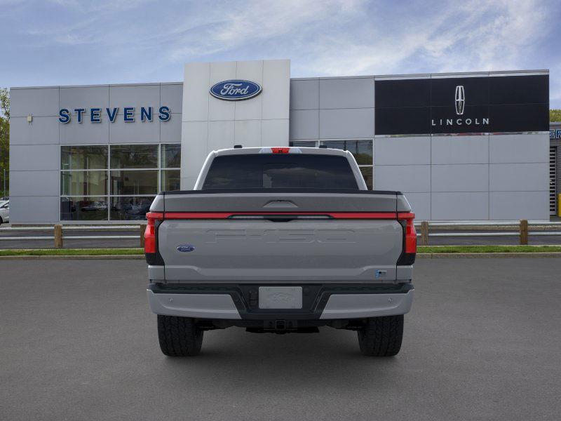 2023 Ford F-150 Lightning Lariat photo 17