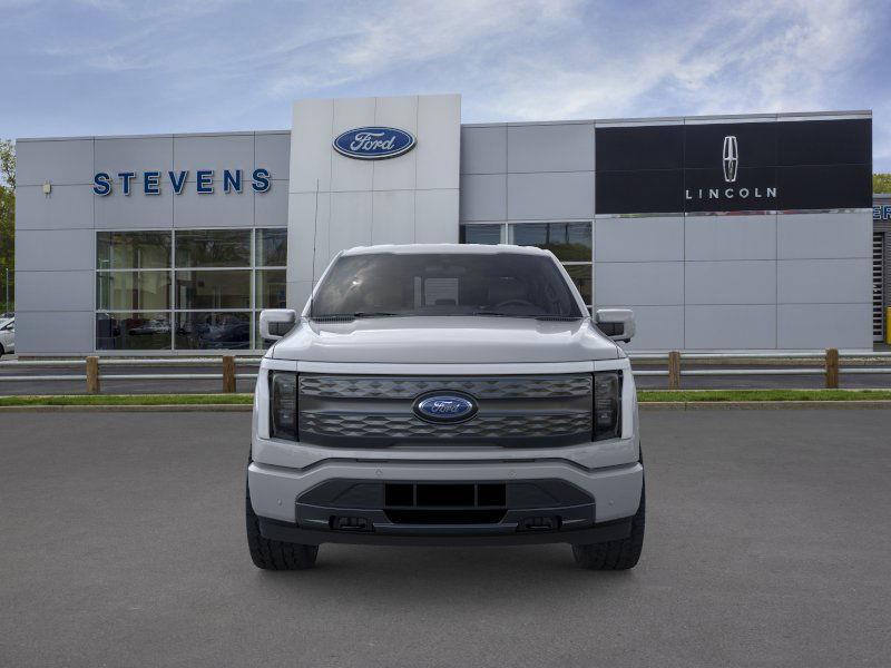 2023 Ford F-150 Lightning Lariat photo 18