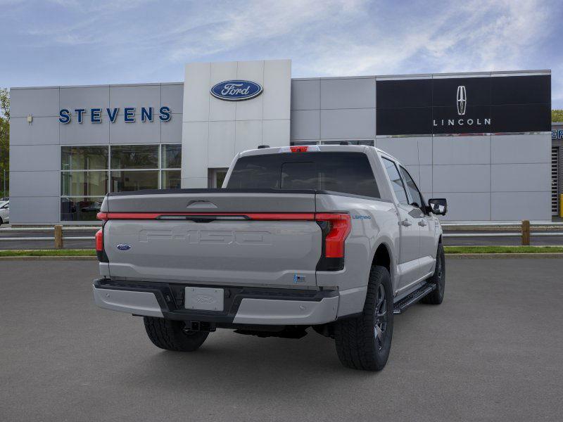 2023 Ford F-150 Lightning Lariat photo 19