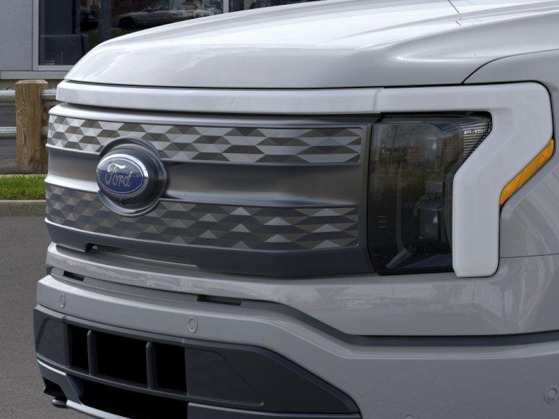 2023 Ford F-150 Lightning Lariat photo 28