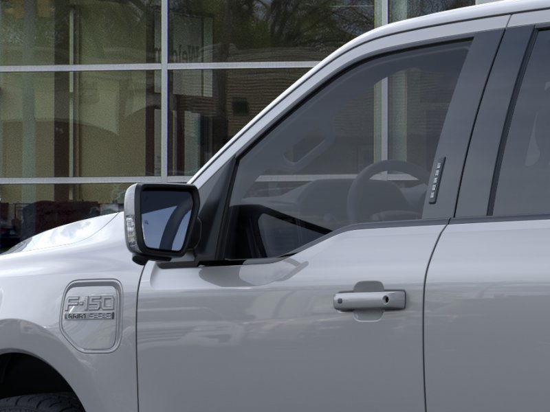 2023 Ford F-150 Lightning Lariat photo 31