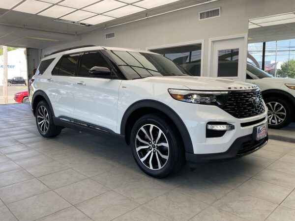 2025 Ford Explorer photo 23