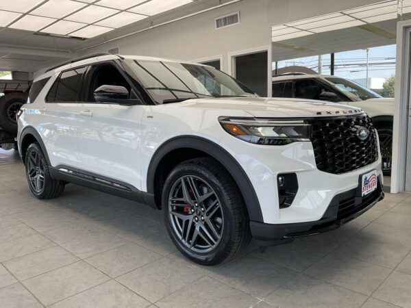 2025 Ford Explorer ST-Line photo 25