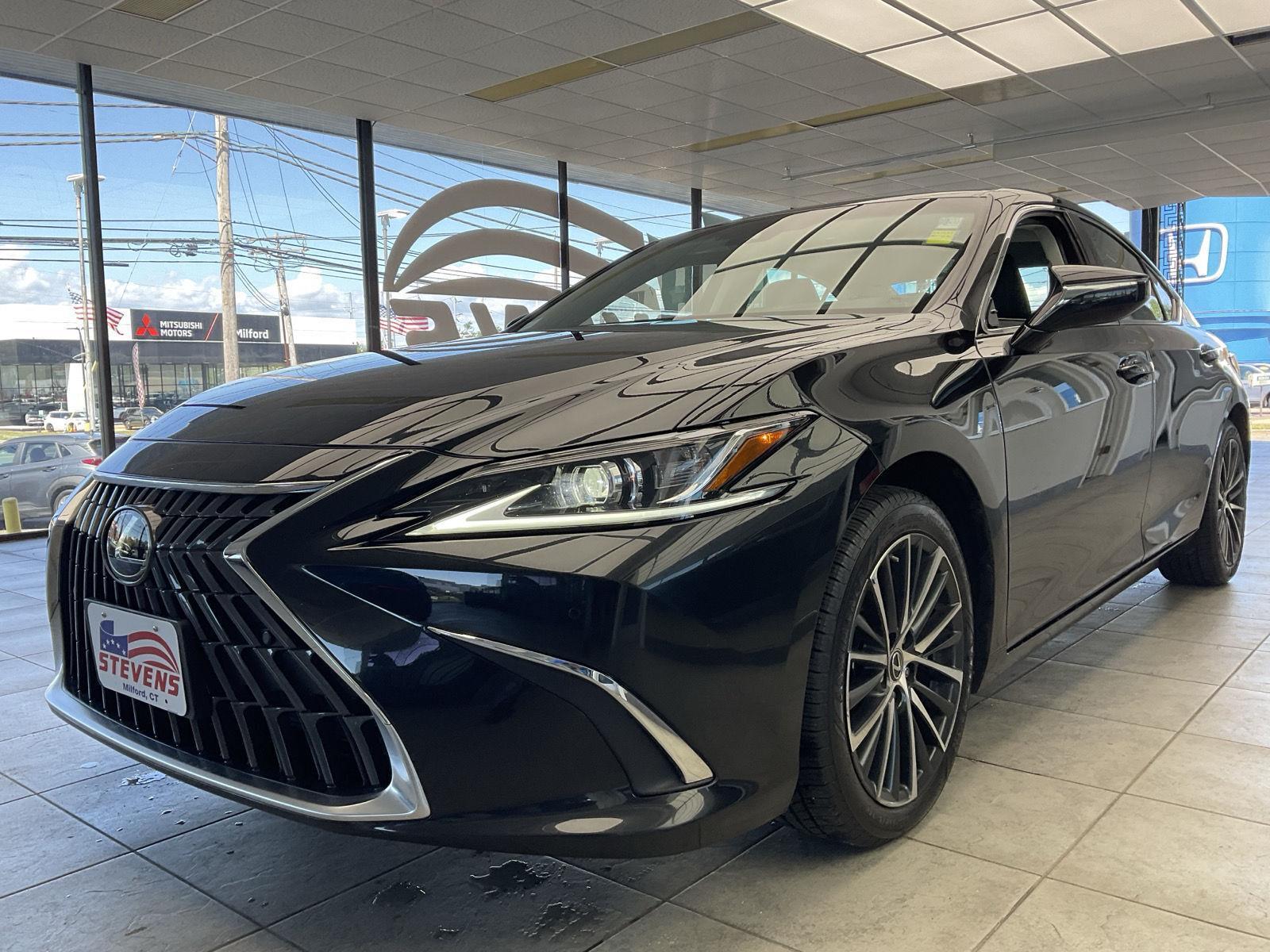 2024 Lexus ES 300h Premium photo 3