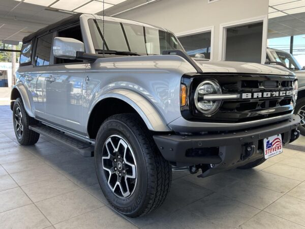 2025 Ford Bronco Outer Banks photo 25