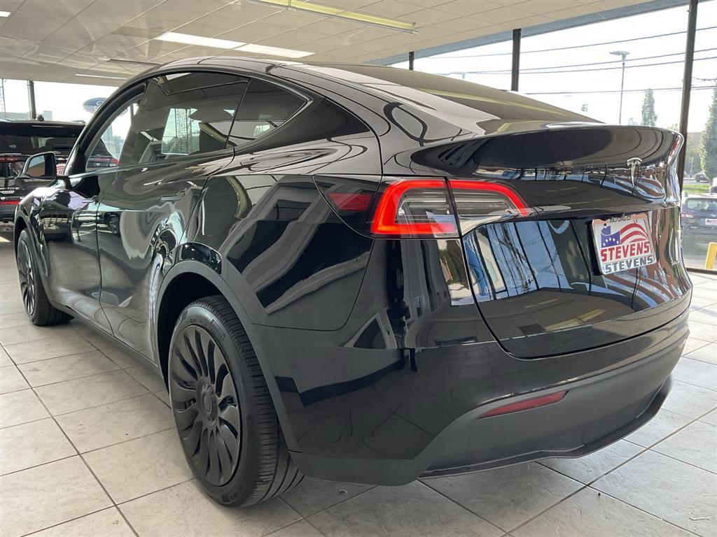 2023 Tesla Model Y photo 7