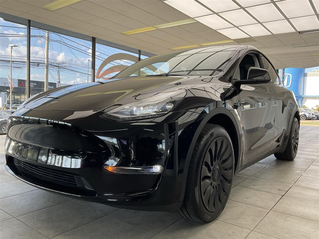 2023 Tesla Model Y photo 3