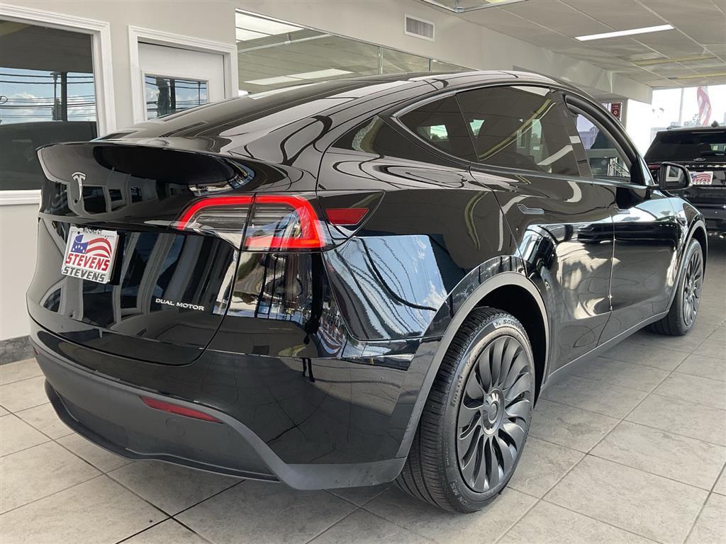 2023 Tesla Model Y photo 4