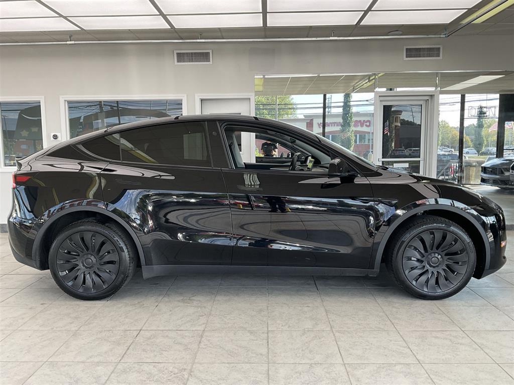 2023 Tesla Model Y photo 5