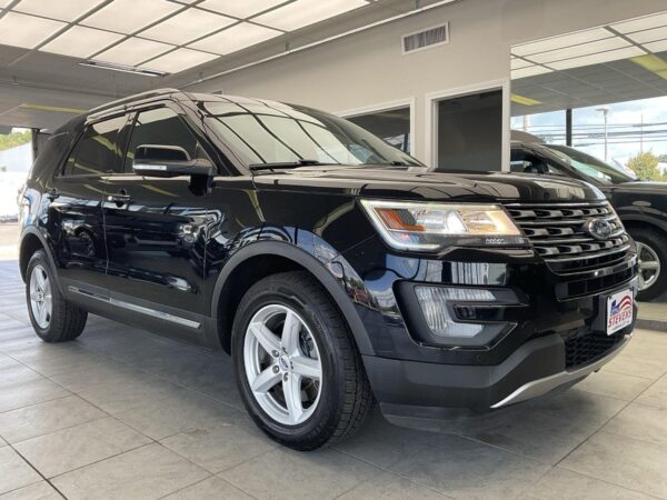 2025 Ford Explorer ST-Line photo 23