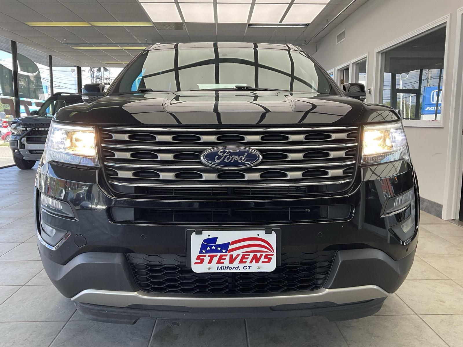 2017 Ford Explorer XLT photo 2