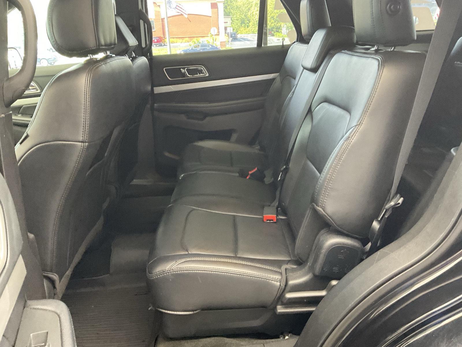 2017 Ford Explorer XLT photo 11