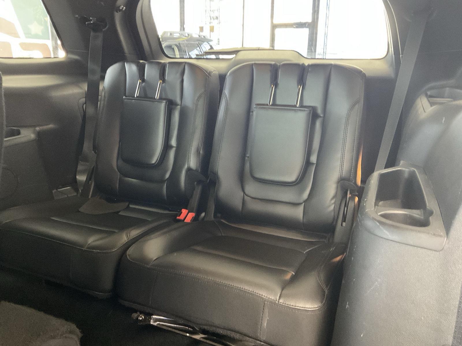 2017 Ford Explorer XLT photo 12