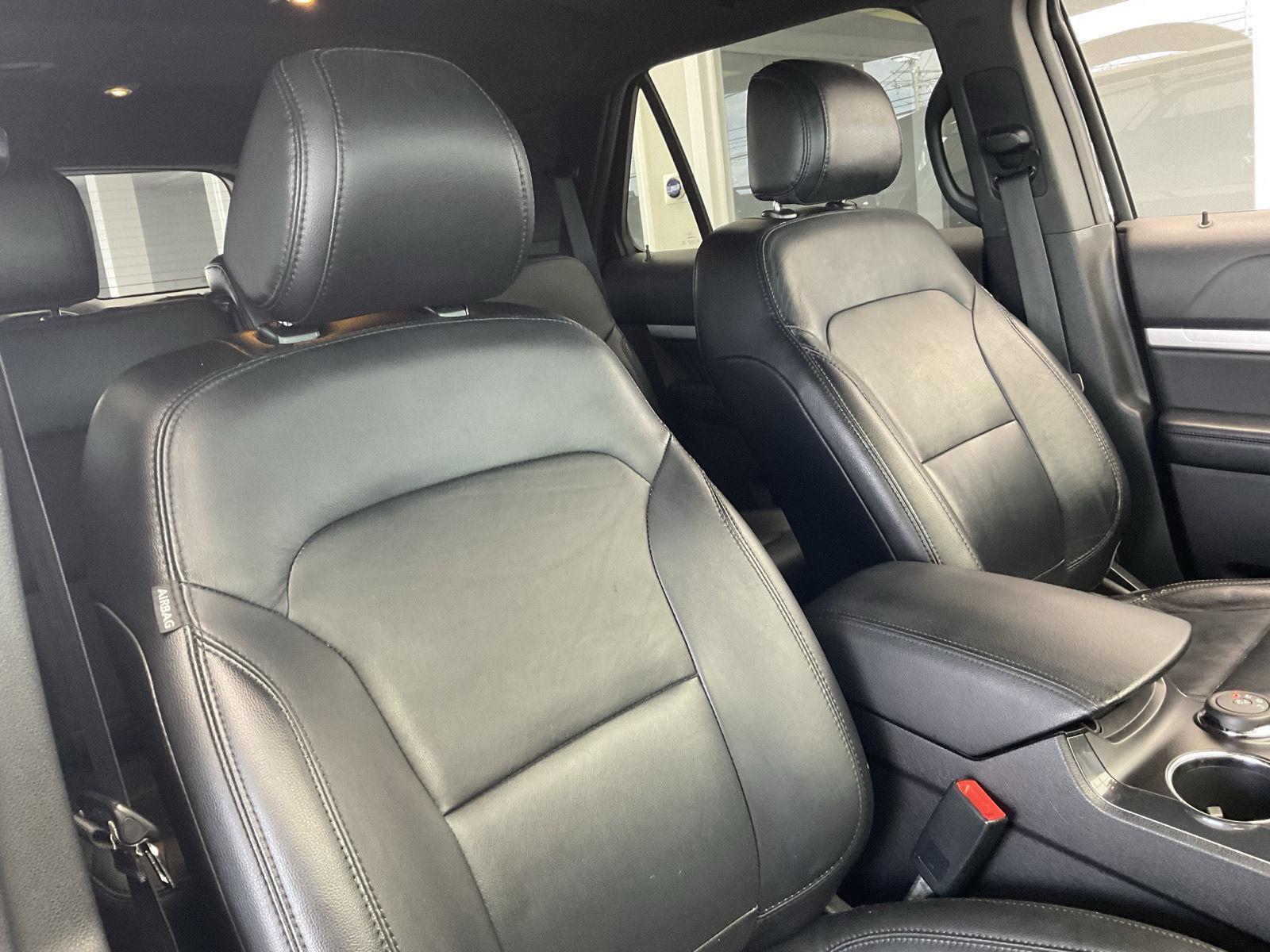 2017 Ford Explorer XLT photo 15