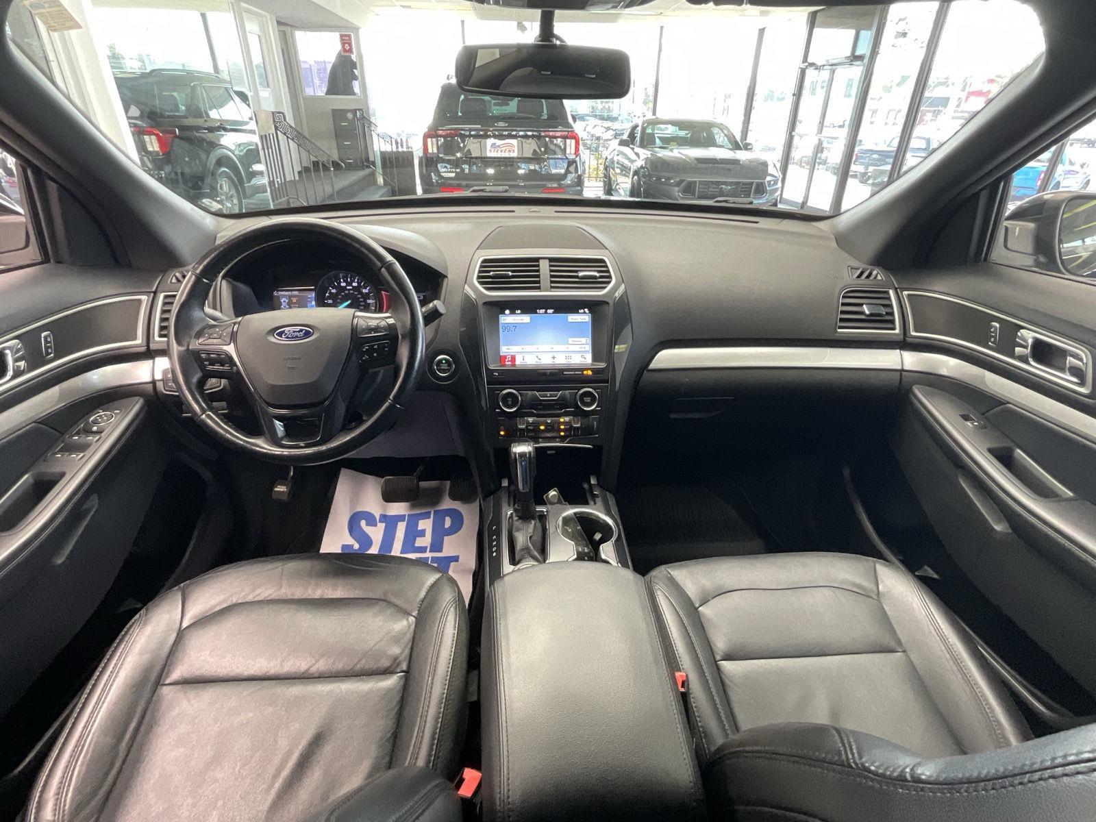 2017 Ford Explorer XLT photo 19