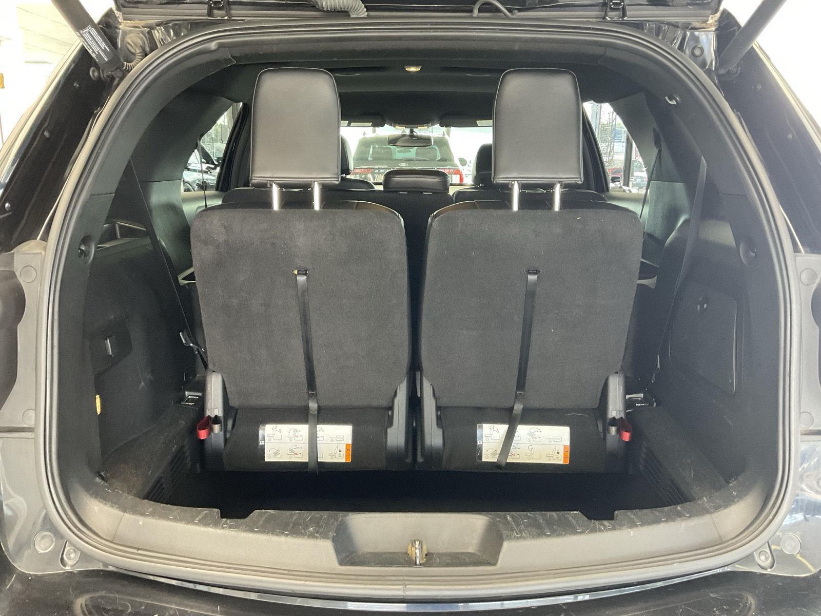 2017 Ford Explorer XLT photo 32