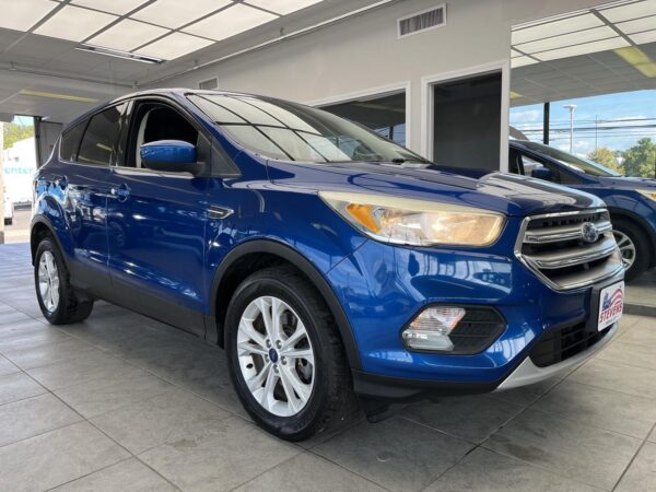 2020 Ford Explorer XLT photo 13