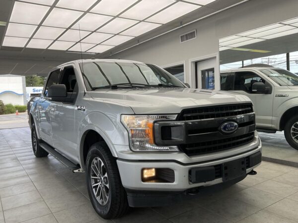 2020 Ford Explorer XLT photo 17