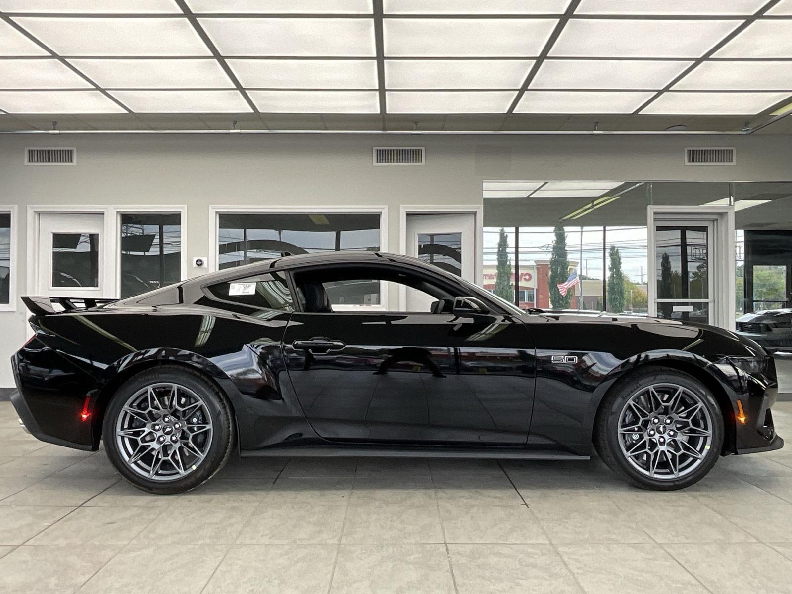 2025 Ford Mustang GT Premium photo 4
