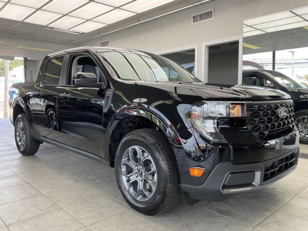 2025 Ford Bronco Outer Banks photo 28