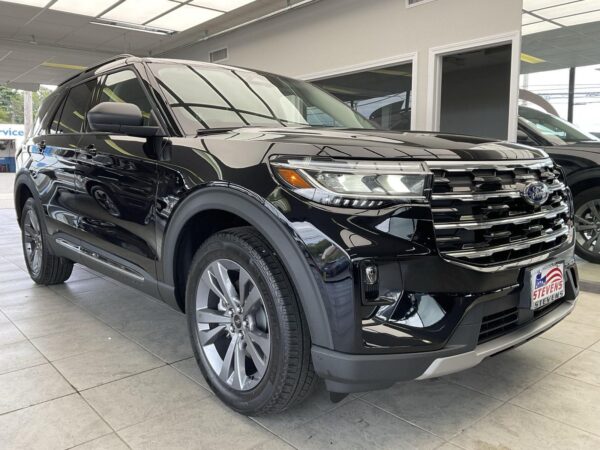 2020 Ford Explorer XLT photo 4