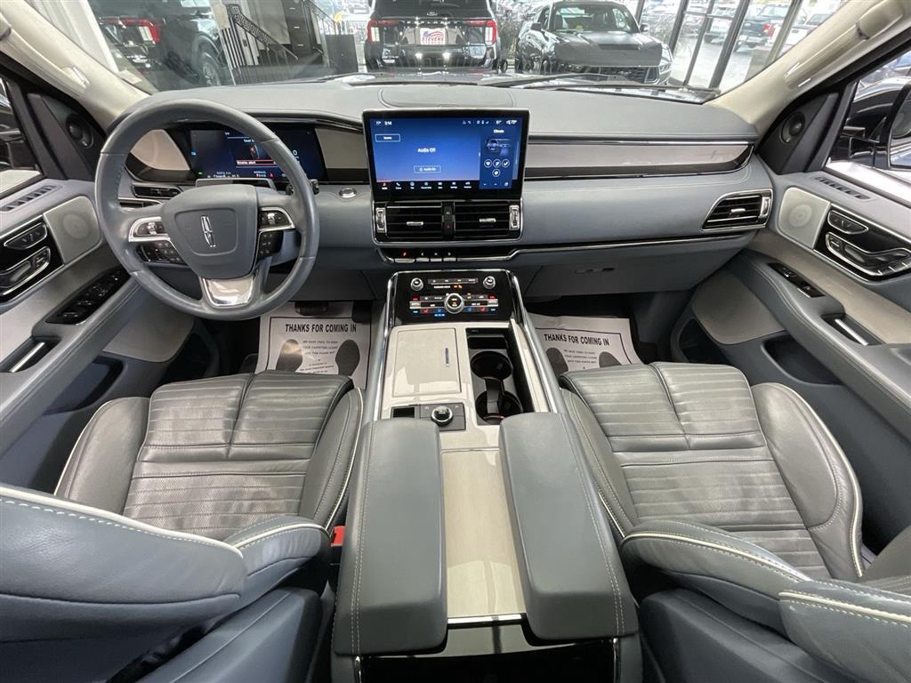 2022 Lincoln Navigator Black Label photo 19
