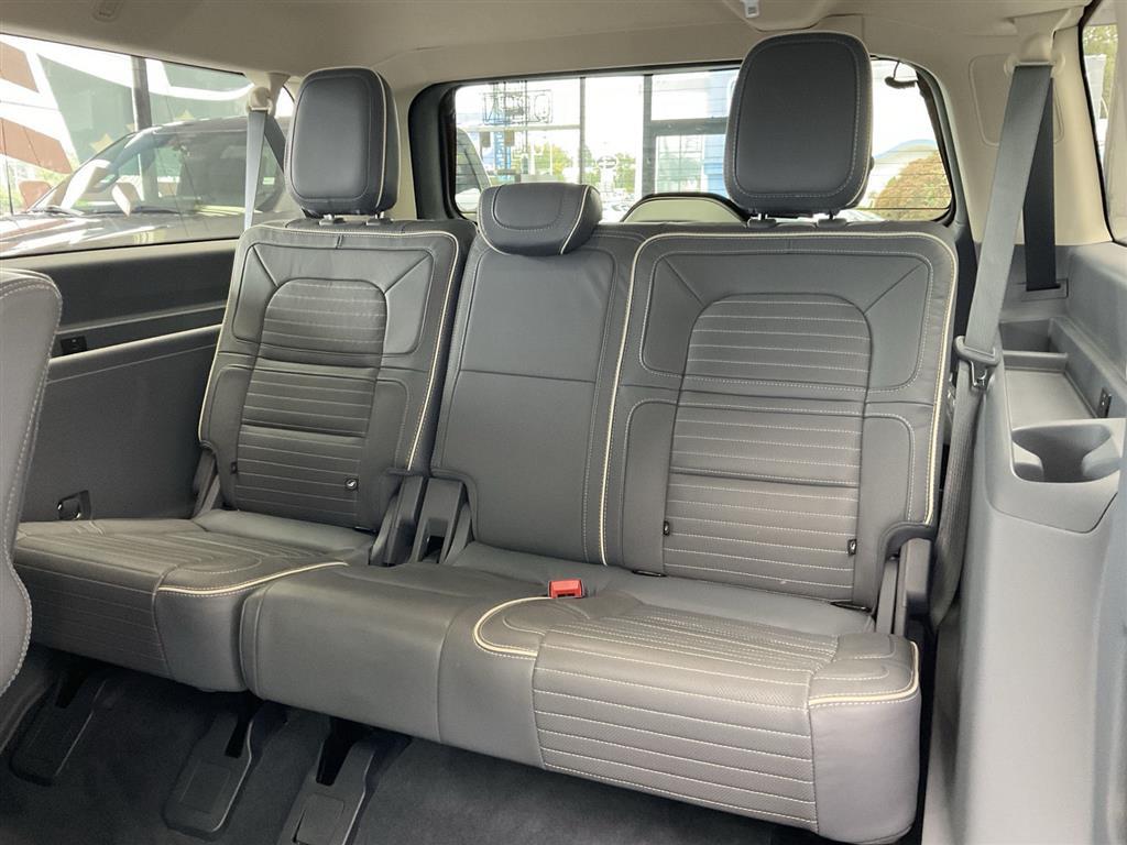 2022 Lincoln Navigator Black Label photo 12