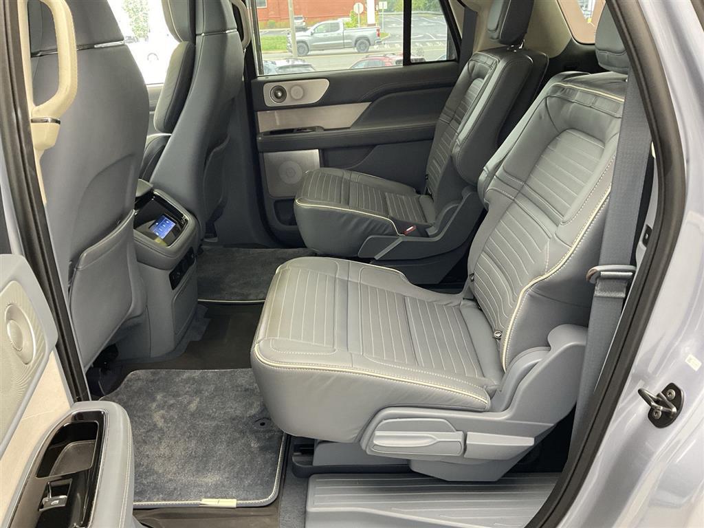 2022 Lincoln Navigator Black Label photo 11