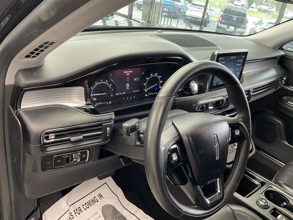 2022 Lincoln Corsair Standard photo 8